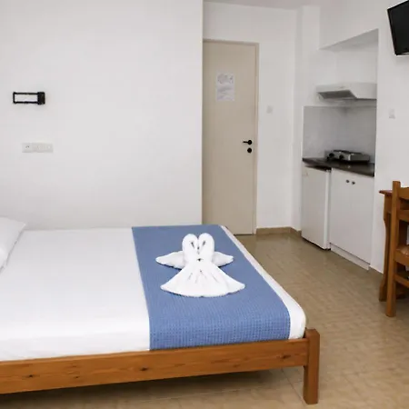 Aparthotel Araliki &