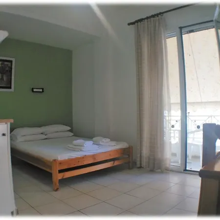 Araliki & Aparthotel 3*